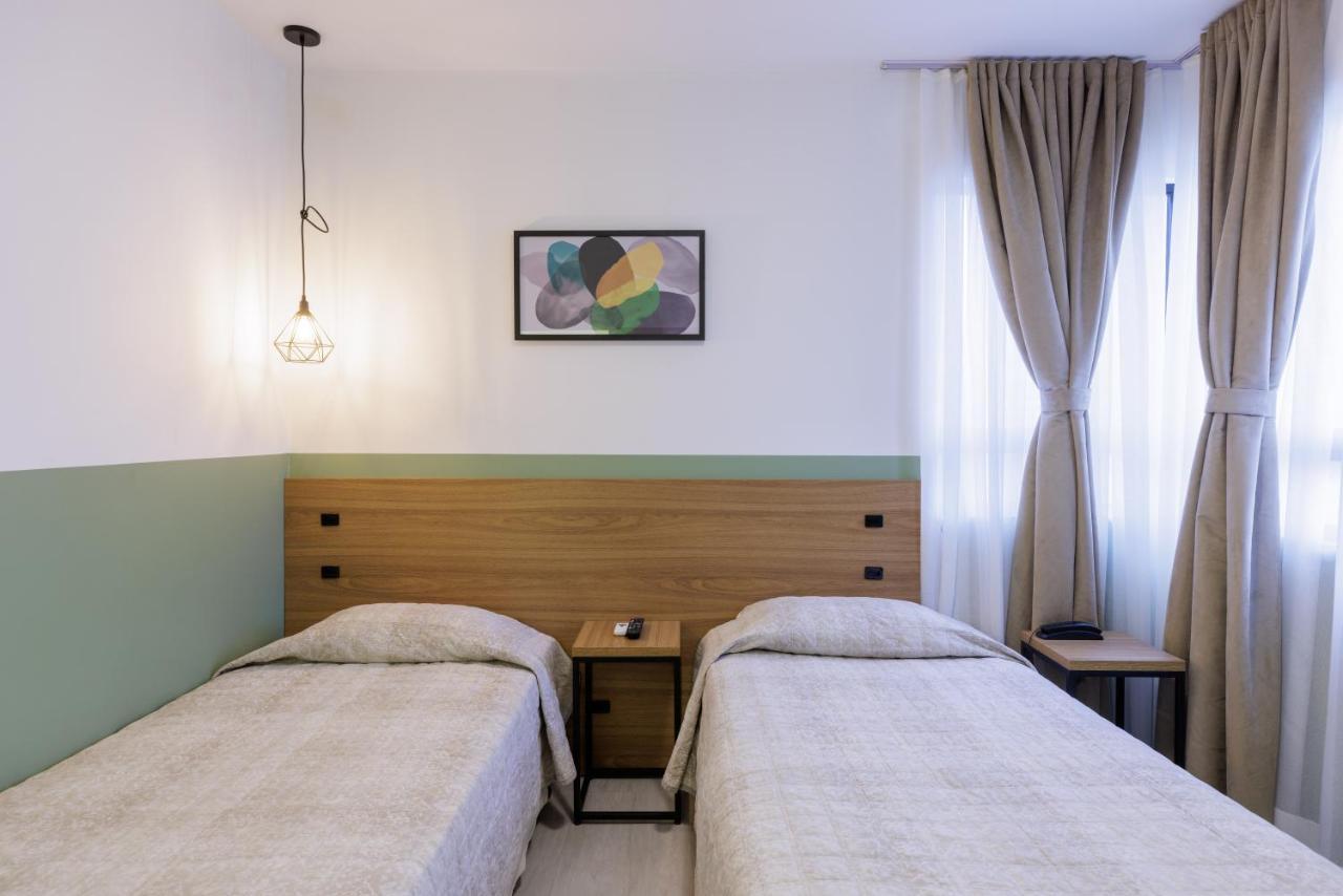 Le Village Flats E Hotel 约恩维利 外观 照片